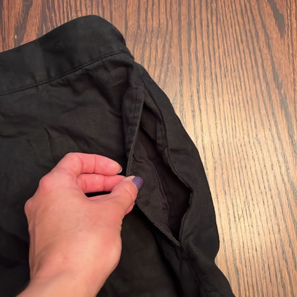 Madewell pull-on linen shorts in black - Picture 7 of 7